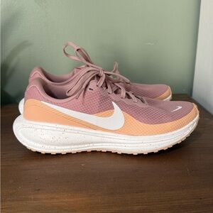 Nike Women's Pink and Peach Athletic Shoes